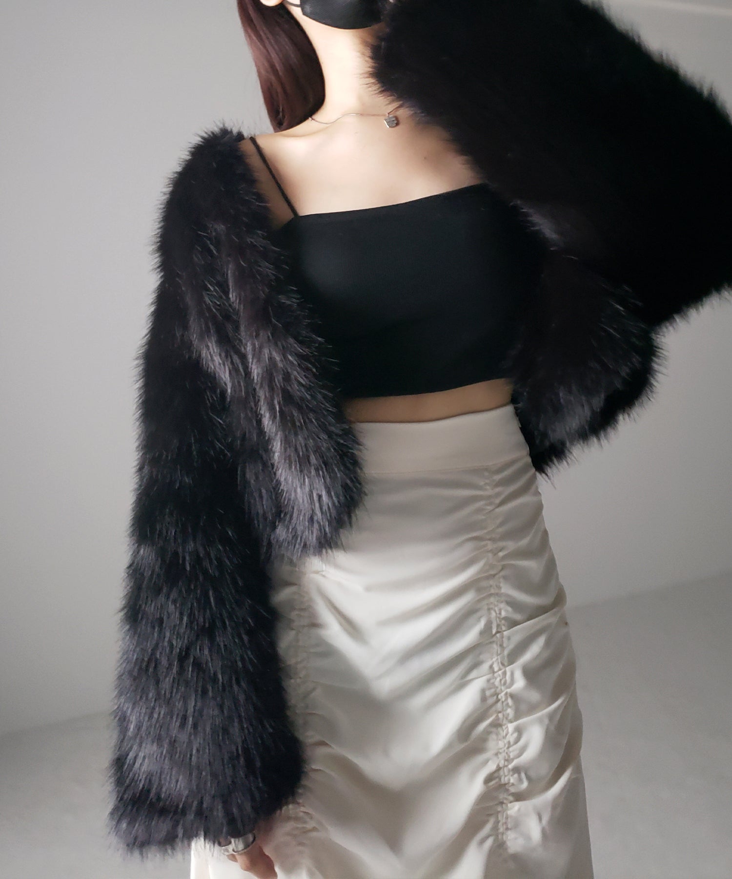 ノーカラーショートフェイクファーコート