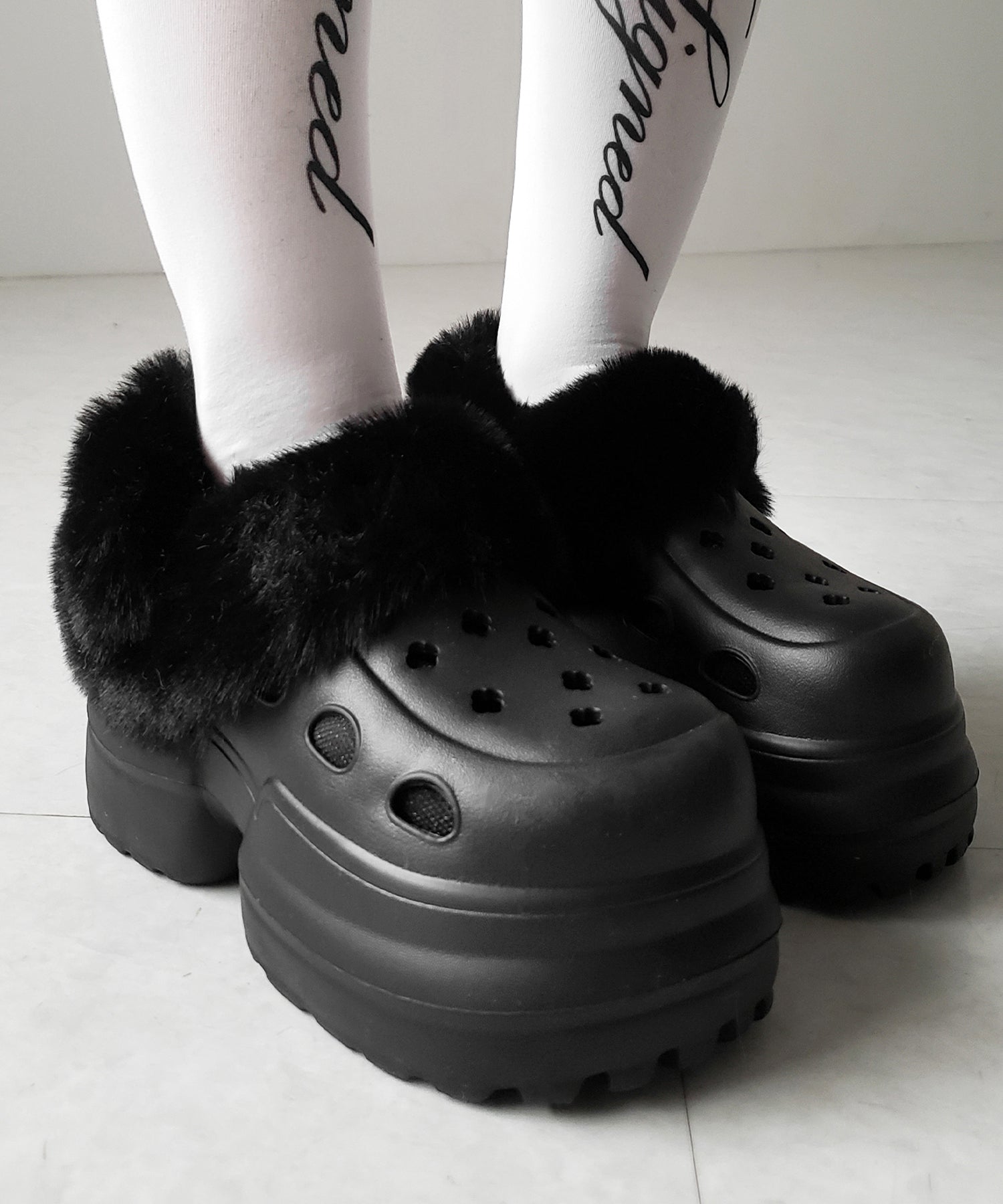フェイクファー厚底クロッグサンダル / Fake fur platform clog sandals