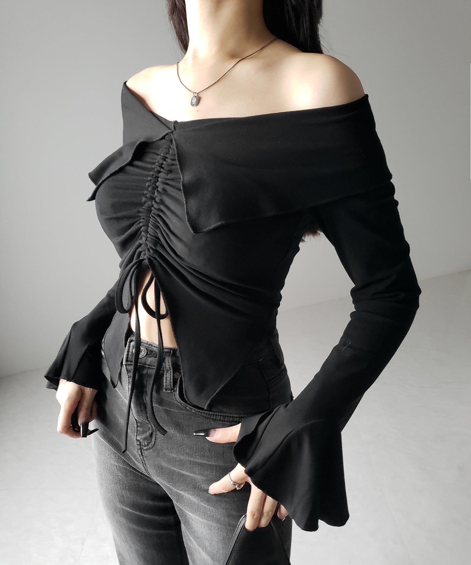 シャーリングフロントスリットオフショルトップス / shirring front slit offshoulder tops