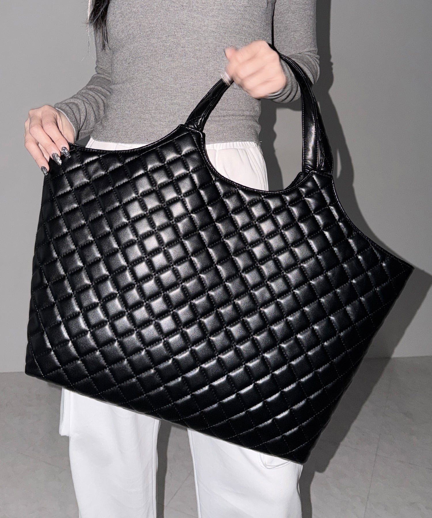 【 A4収納可 】フェイクレザーキルティングトートバッグ / fake leather quilted tote bag