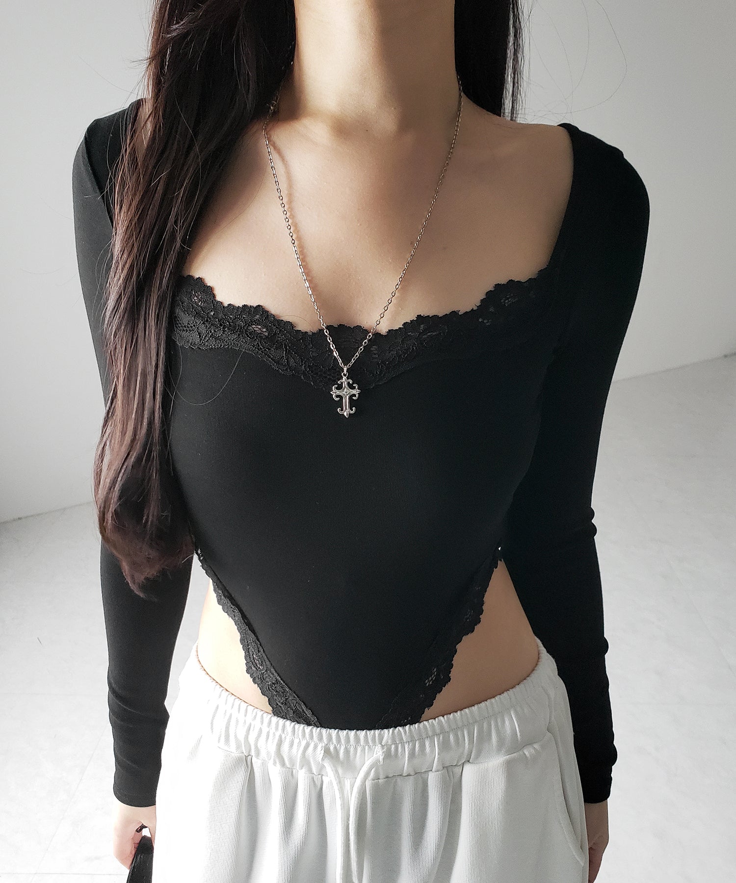 カットアウトレースポイントボディスーツトップス /cutout lace point bodysuit tops
