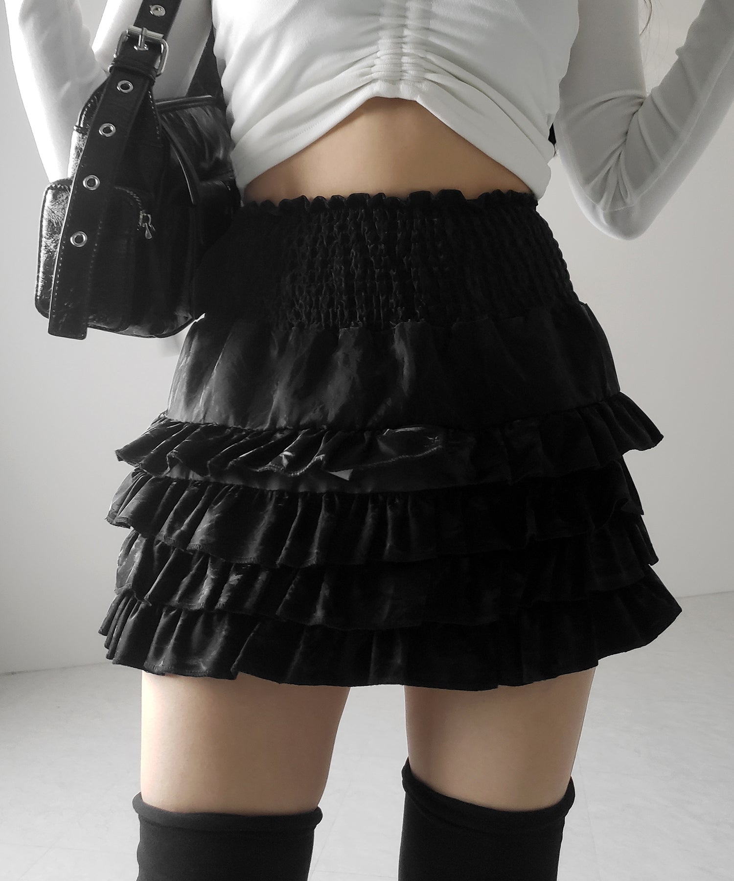 【 インナーパンツ裏地付 】ハイウエストシャーリングフリルミニスカート / high waist shirring frill mini skirt