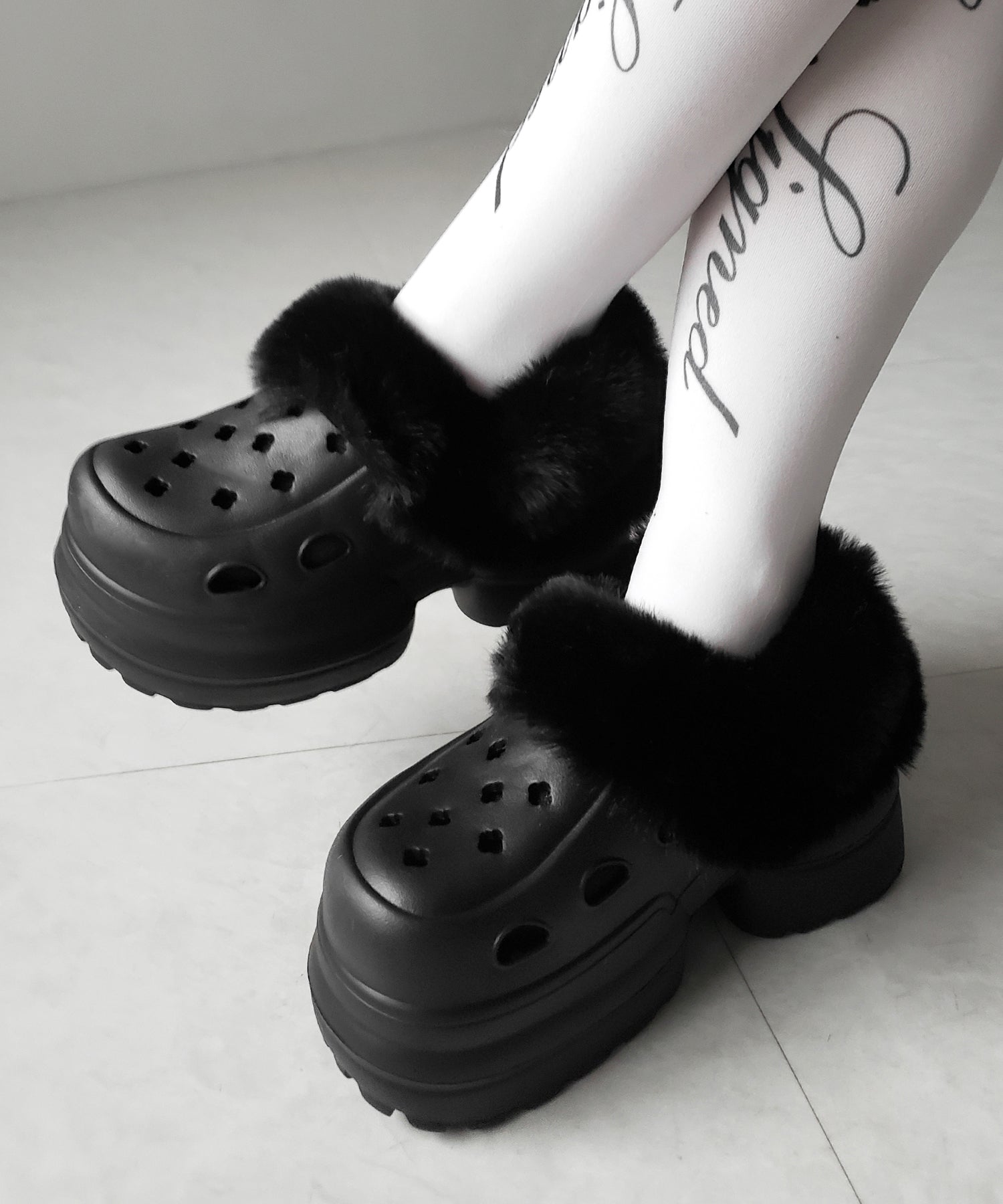 フェイクファー厚底クロッグサンダル / Fake fur platform clog sandals