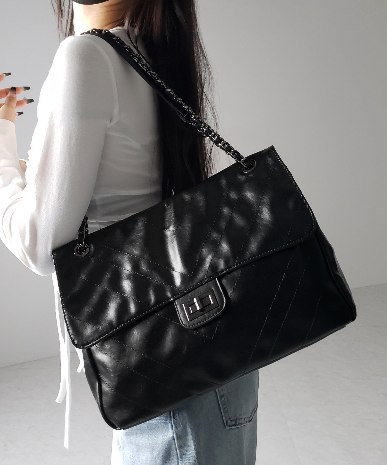 2WAY チェーンフェイクレザーフラップショルダーバッグ / 2WAY chain fake leather flap shoulder bag