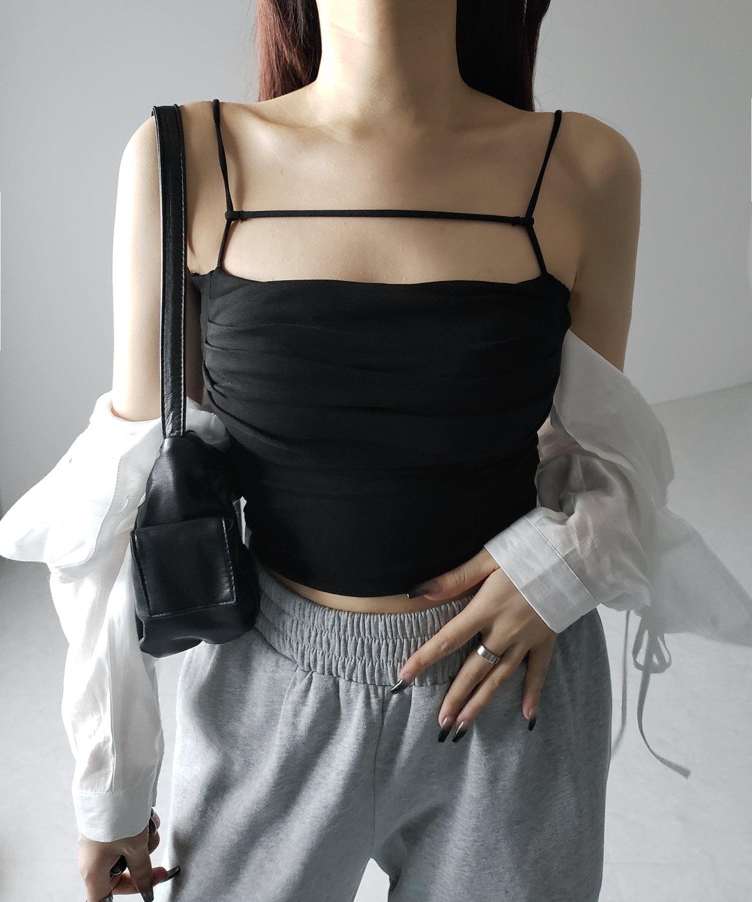 【 カップ付き/2WAY 】ラインストラップタックショートキャミソール / line strap tuck short camisole