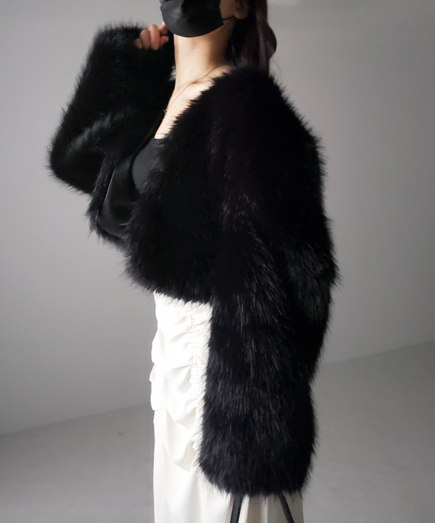 ノーカラーショートフェイクファーコート