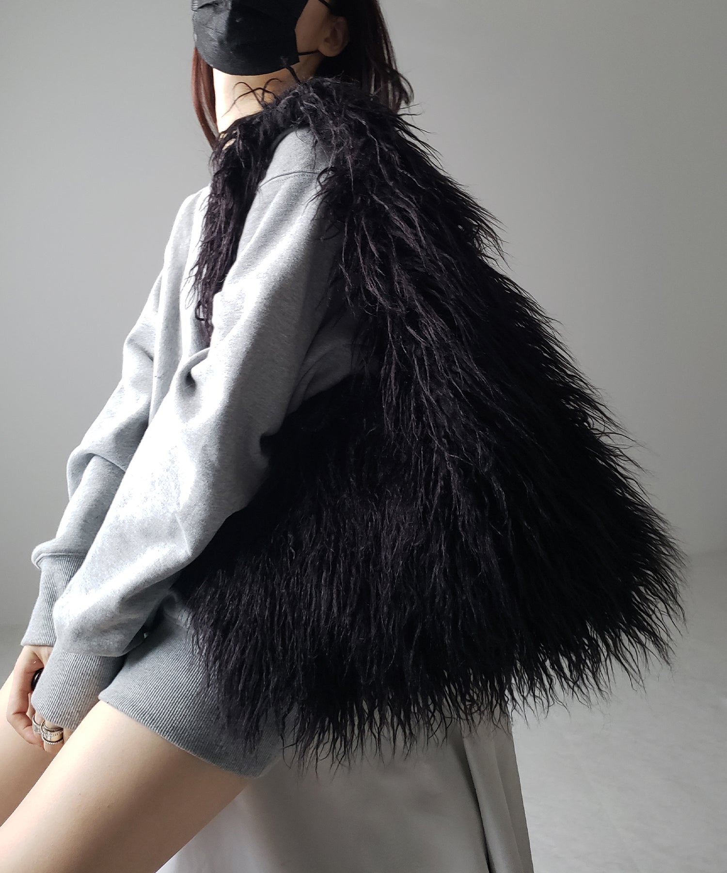 【 5color 】シャギーファーワンハンドルショルダーバッグ / shaggy fur onehandle shoulder bag