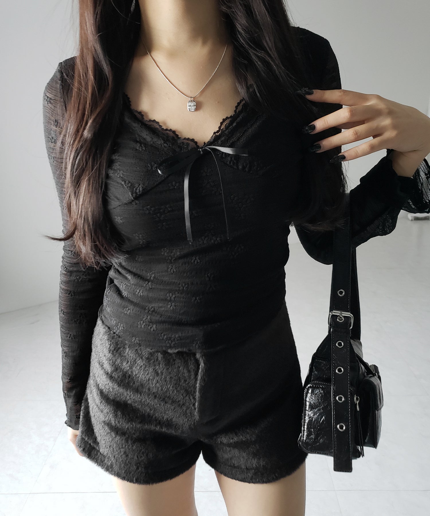 フロントリボンレイヤードレーストップス / front ribbon layered lace tops