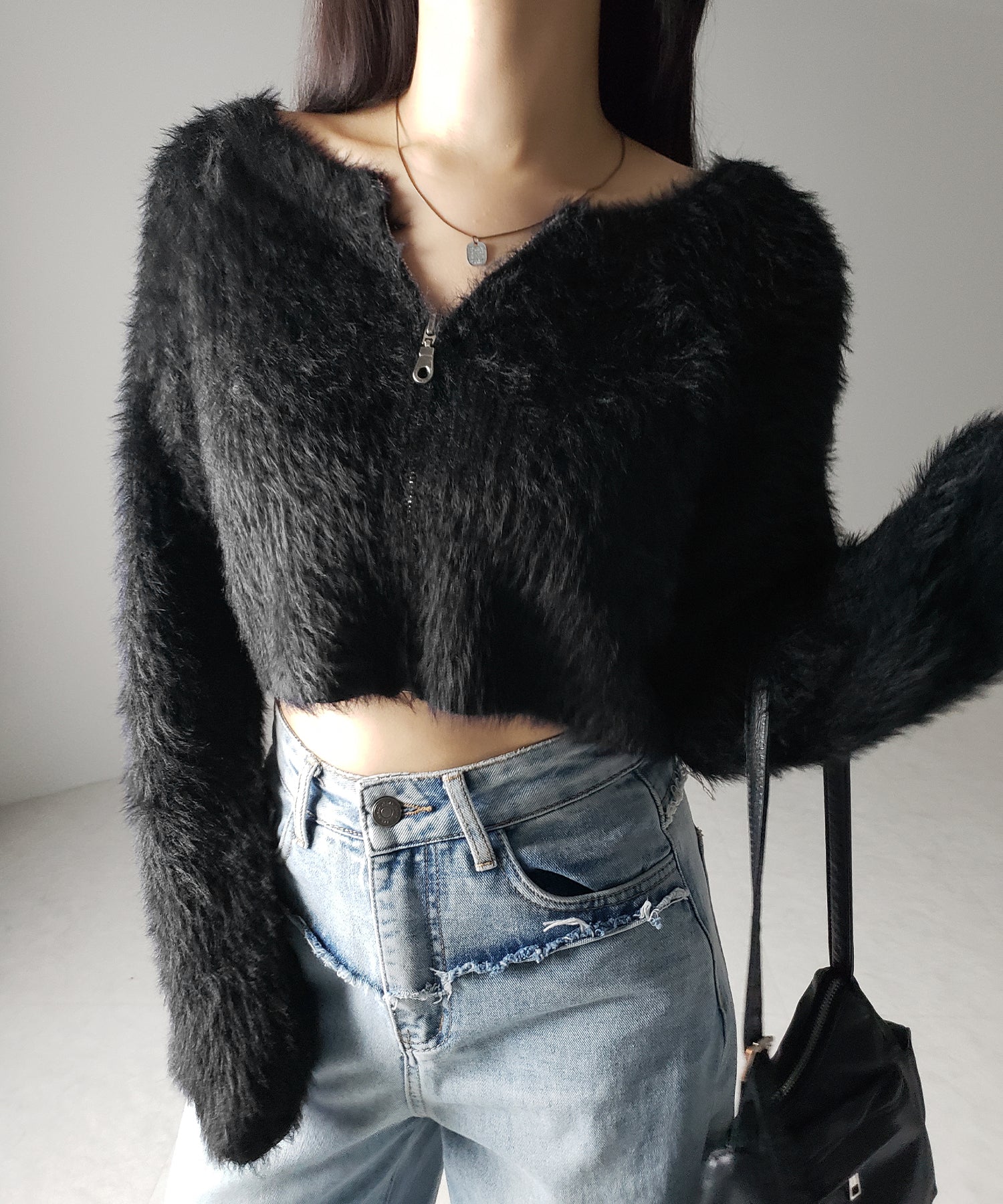 フロントジップショートシャギーニットカーディガン / front zip short shaggy knit cardigan