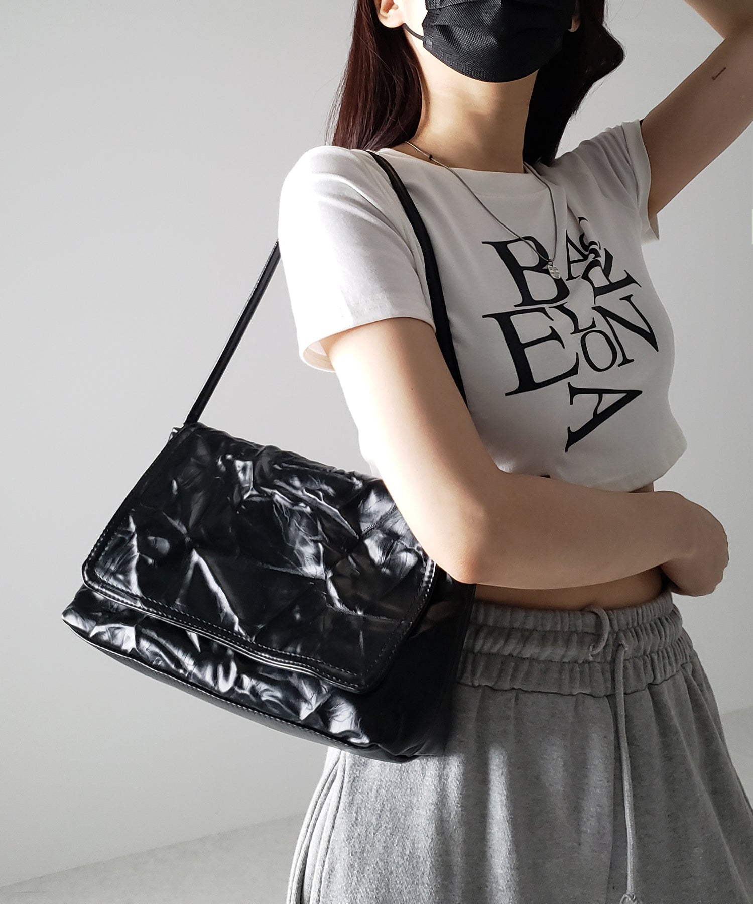 【 2color 】クラッシュレザースクエアショルダーバッグ
