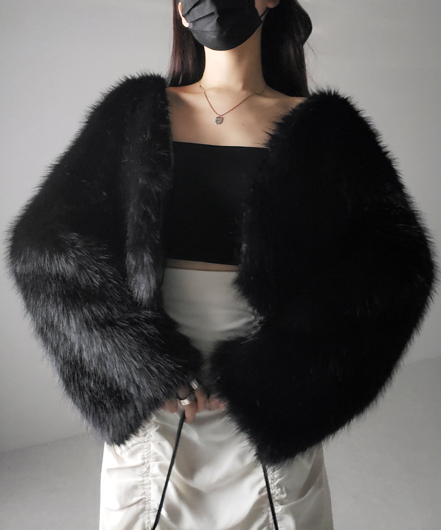 ノーカラーショートフェイクファーコート