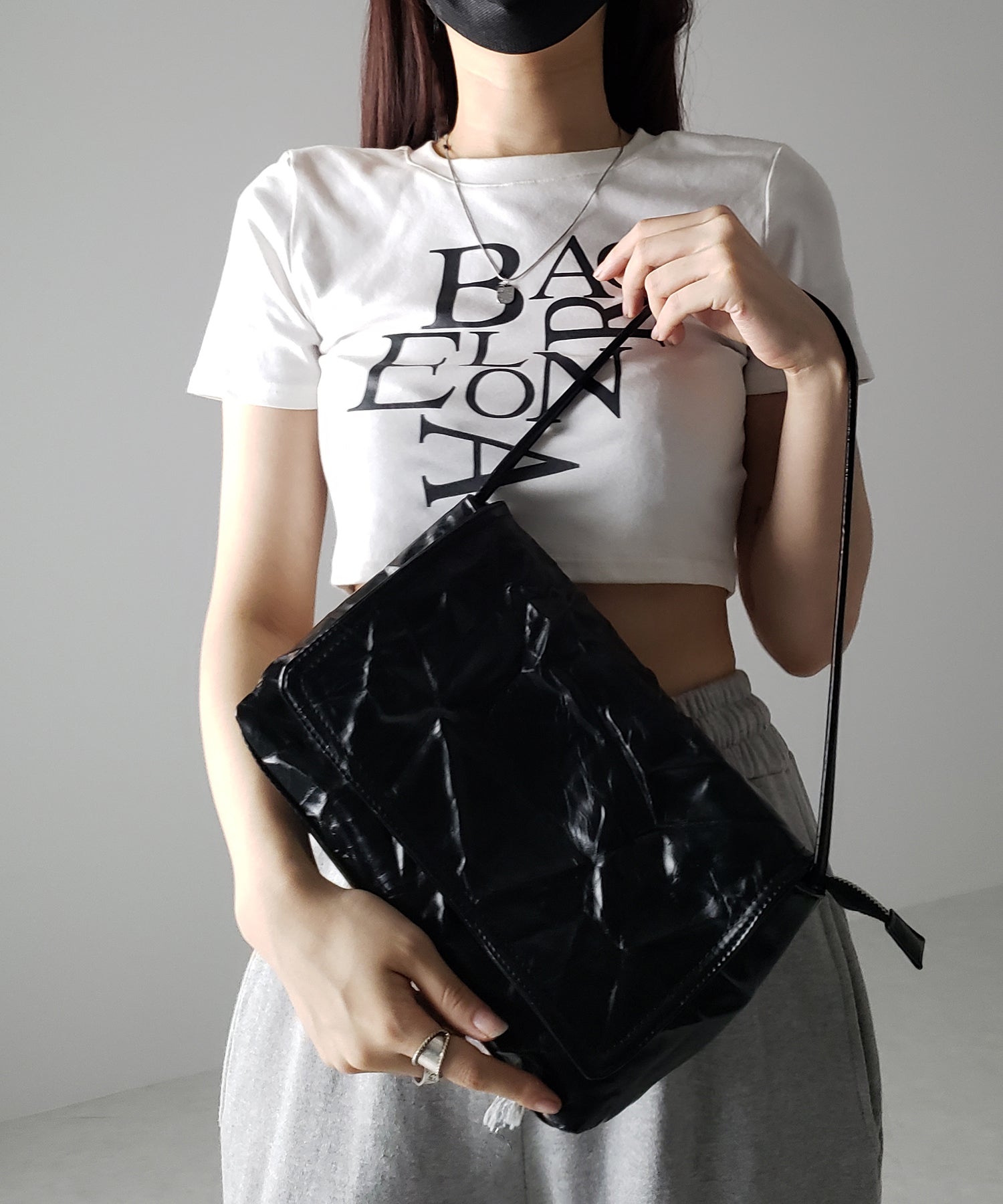【 2color 】クラッシュレザースクエアショルダーバッグ