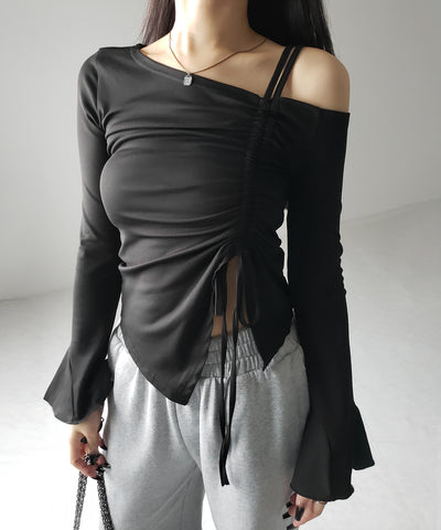 シャーリングリボンスリットワンショルダートップス / shirring ribbon slit one shoulder tops