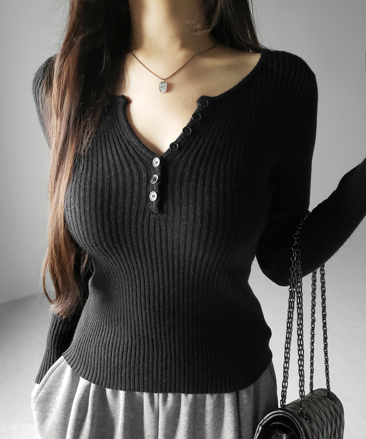フロントボタンヘンリーネックスリムリブニット / Front button henley neck slim rib knit
