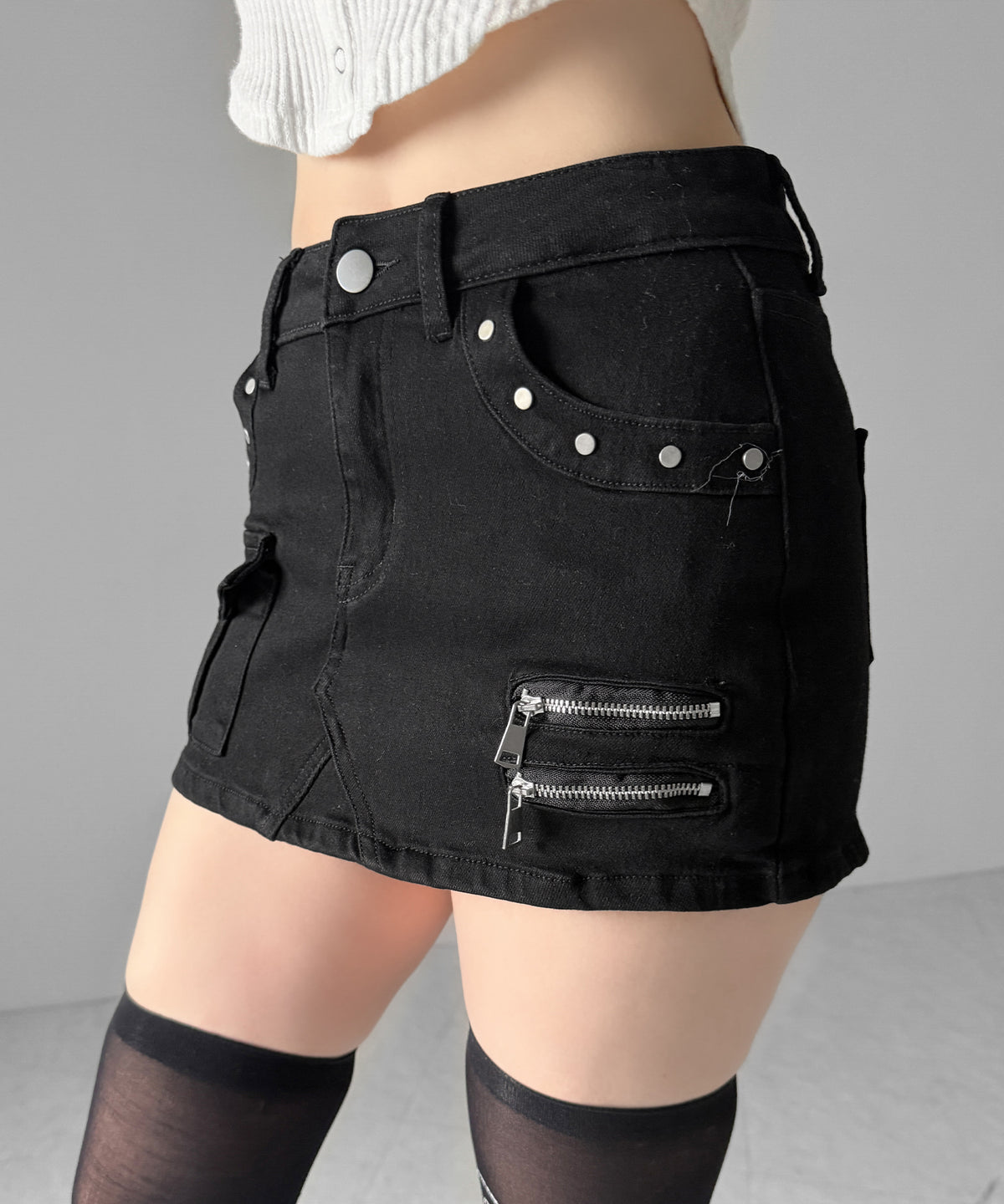 スタッズジップデザインストレッチデニムミニスカパン/ studs zip design stretch denim mini skirt pants
