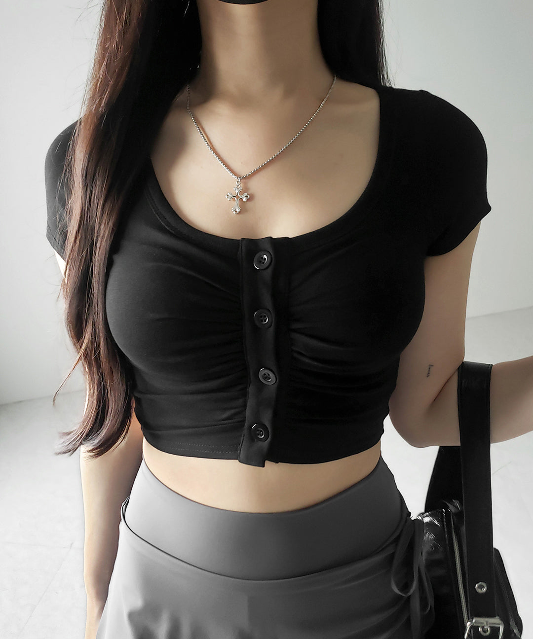 フロントボタンスクエアネックギャザースリムTシャツ / front button square neck gather slim T-shirt