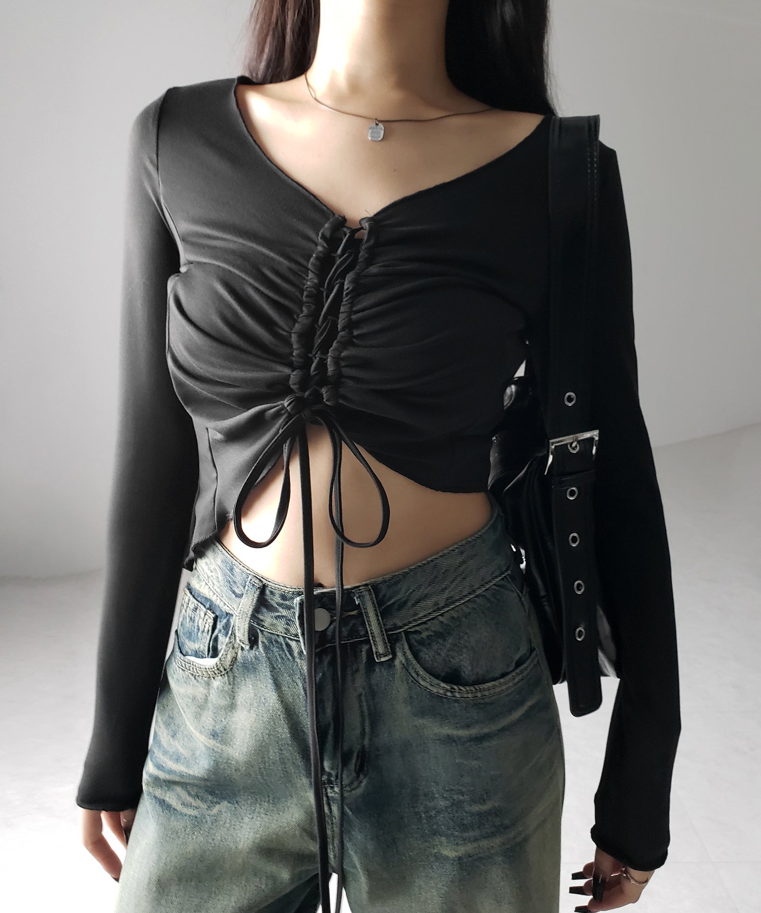 レースアップショートスリムカットソートップス / lace up short slim cut and sew tops