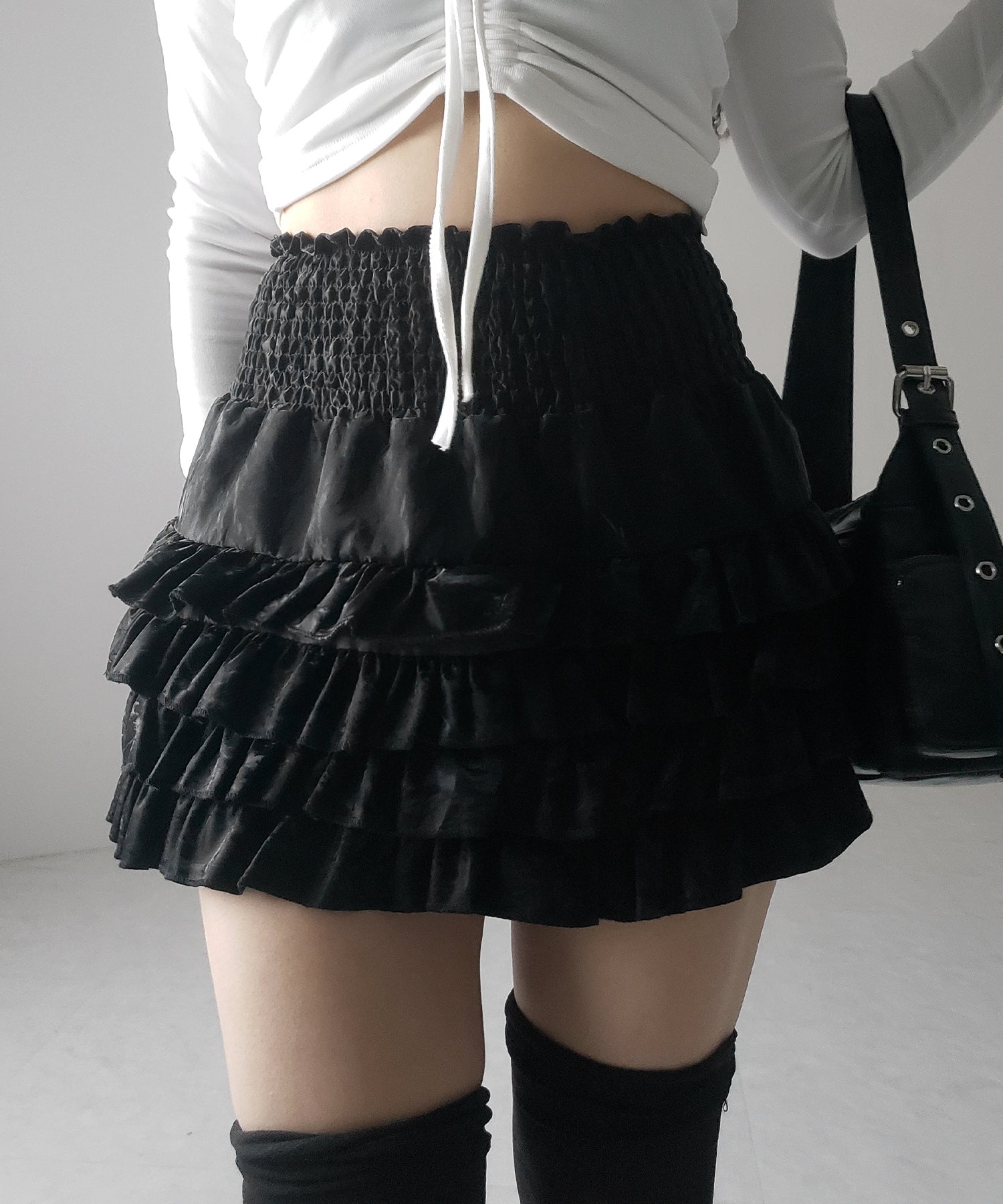 【 インナーパンツ裏地付 】ハイウエストシャーリングフリルミニスカート / high waist shirring frill mini skirt