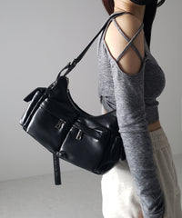 FREE / BLACK