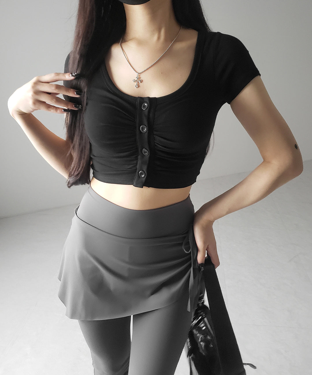 フロントボタンスクエアネックギャザースリムTシャツ / front button square neck gather slim T-shirt