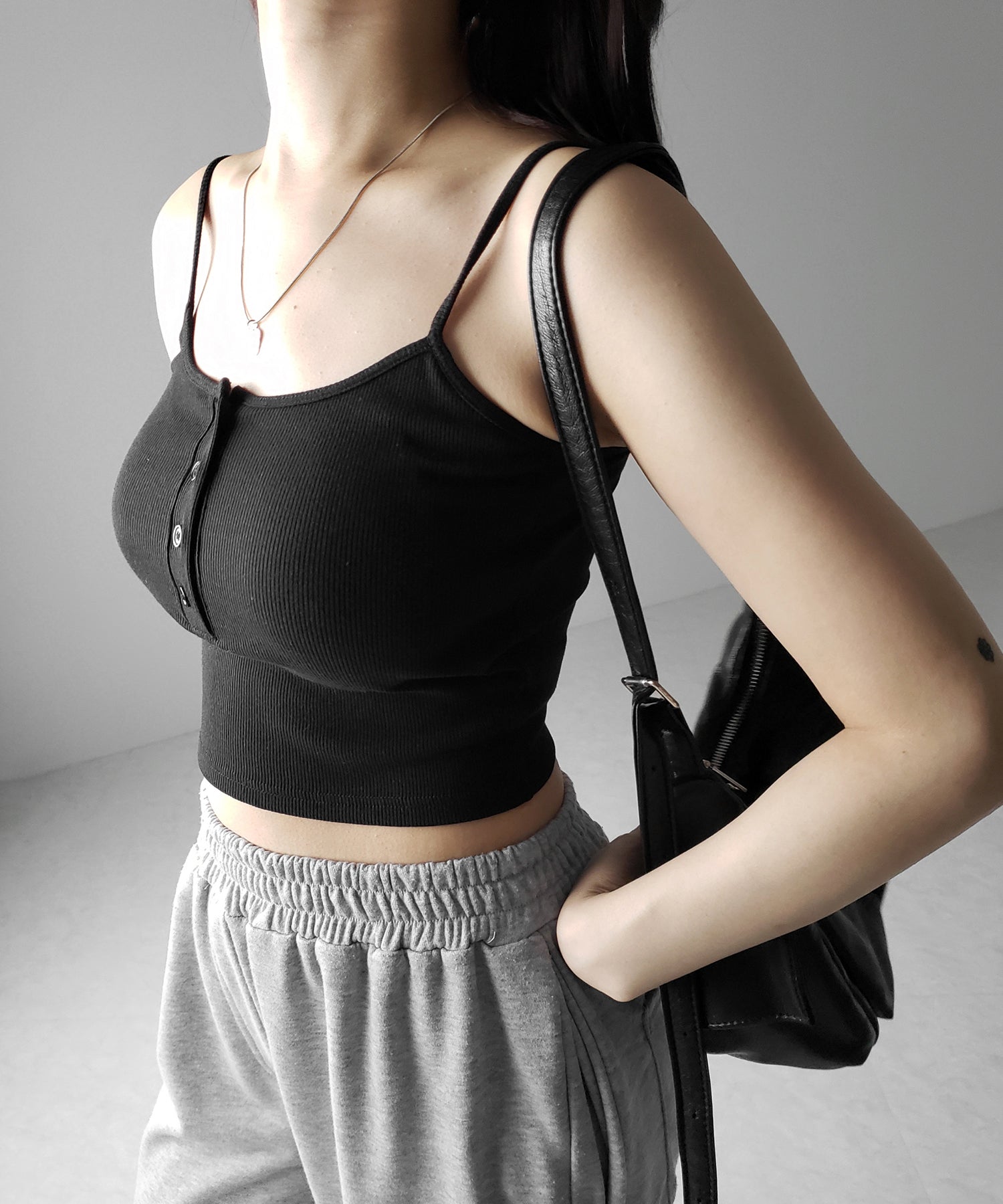 【 カップ付き 】フロントボタンヘンリーネックショートリブキャミソール / front button henry neck short rib camisole