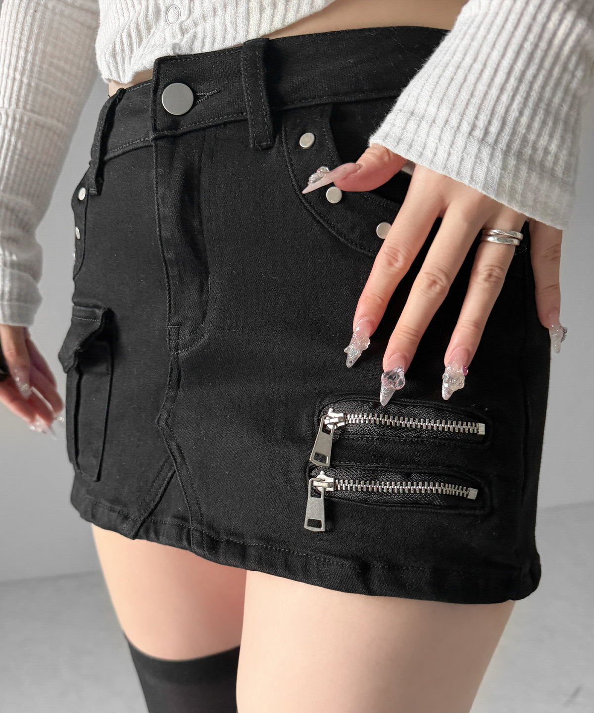 スタッズジップデザインストレッチデニムミニスカパン/ studs zip design stretch denim mini skirt pants