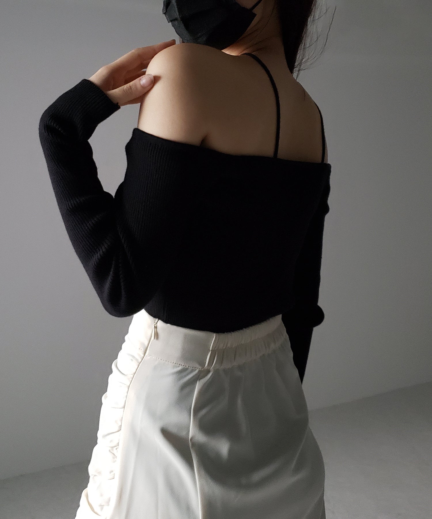 【 2color 】クロスストラップオフショルダーリブニット