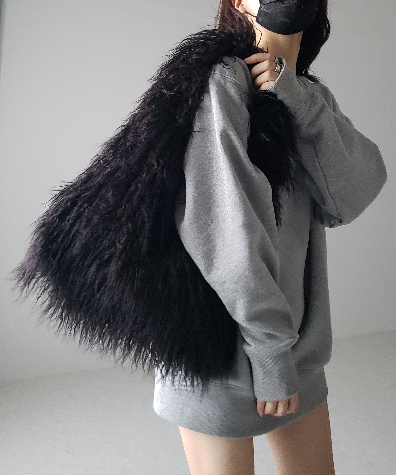 【 5color 】シャギーファーワンハンドルショルダーバッグ / shaggy fur onehandle shoulder bag