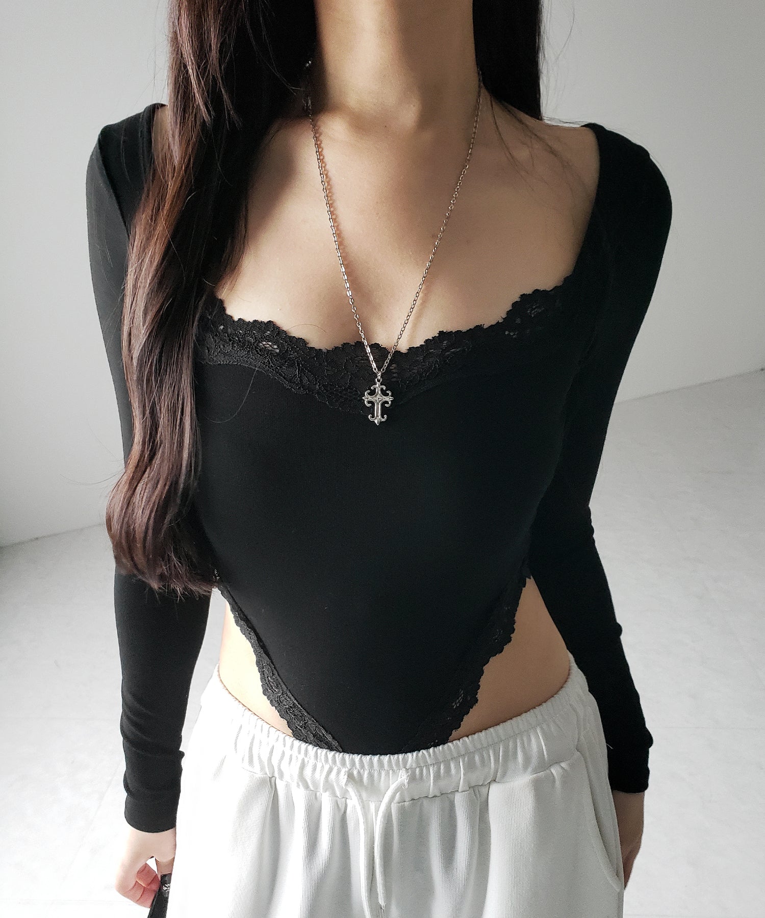 カットアウトレースポイントボディスーツトップス /cutout lace point bodysuit tops