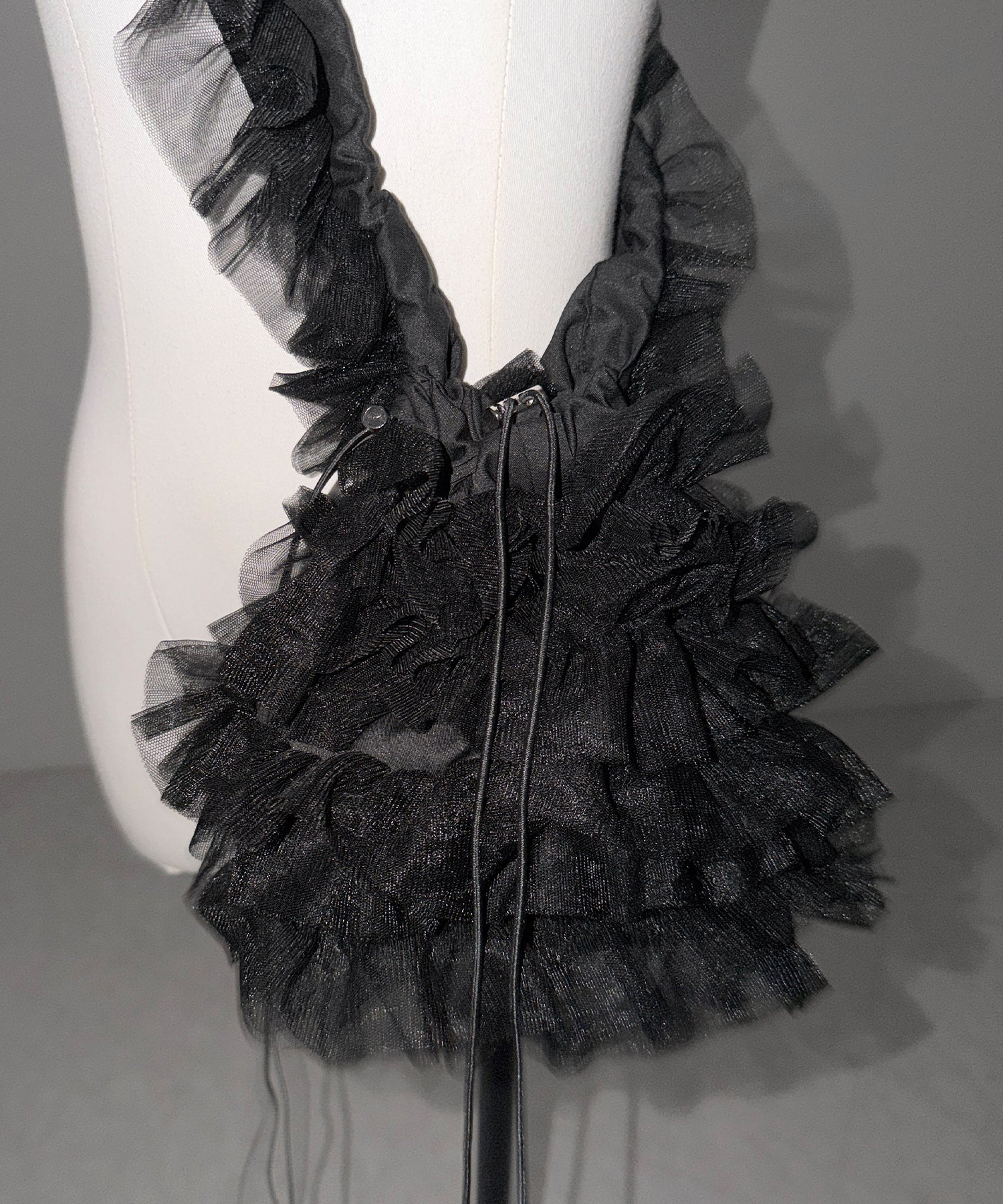 チュールフリル巾着ミニショルダーバッグ/ tulle frill drawstring mini shoulder bag