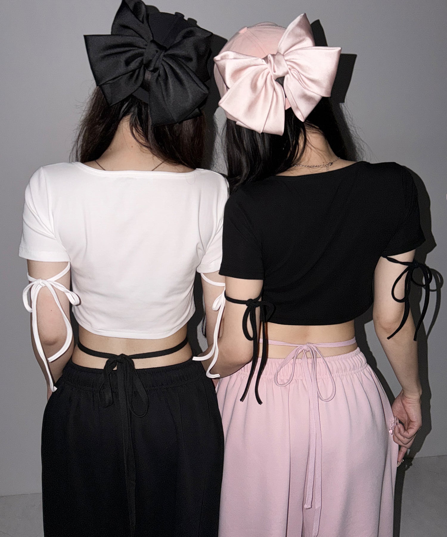 【先行販売】リボンスクエアネックタイトTシャツ