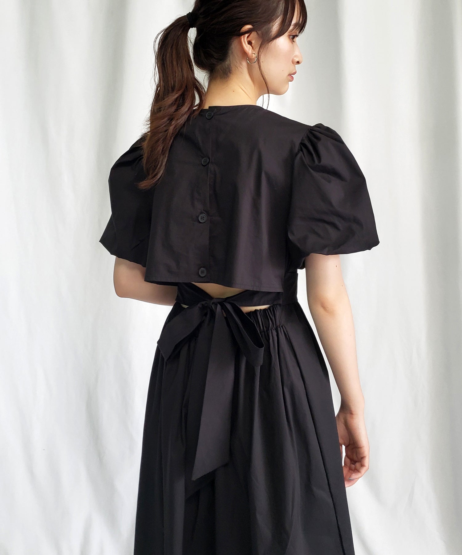【 5COLOR 】ボリュームスリーブカットアウトバックリボンワンピース