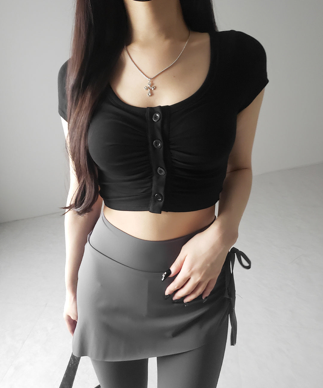 フロントボタンスクエアネックギャザースリムTシャツ / front button square neck gather slim T-shirt