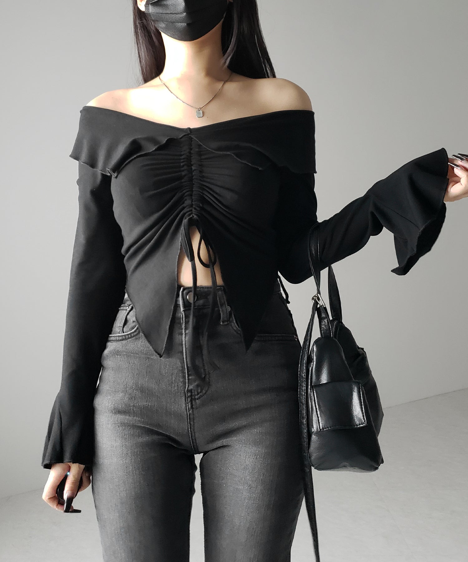 シャーリングフロントスリットオフショルトップス / shirring front slit offshoulder tops
