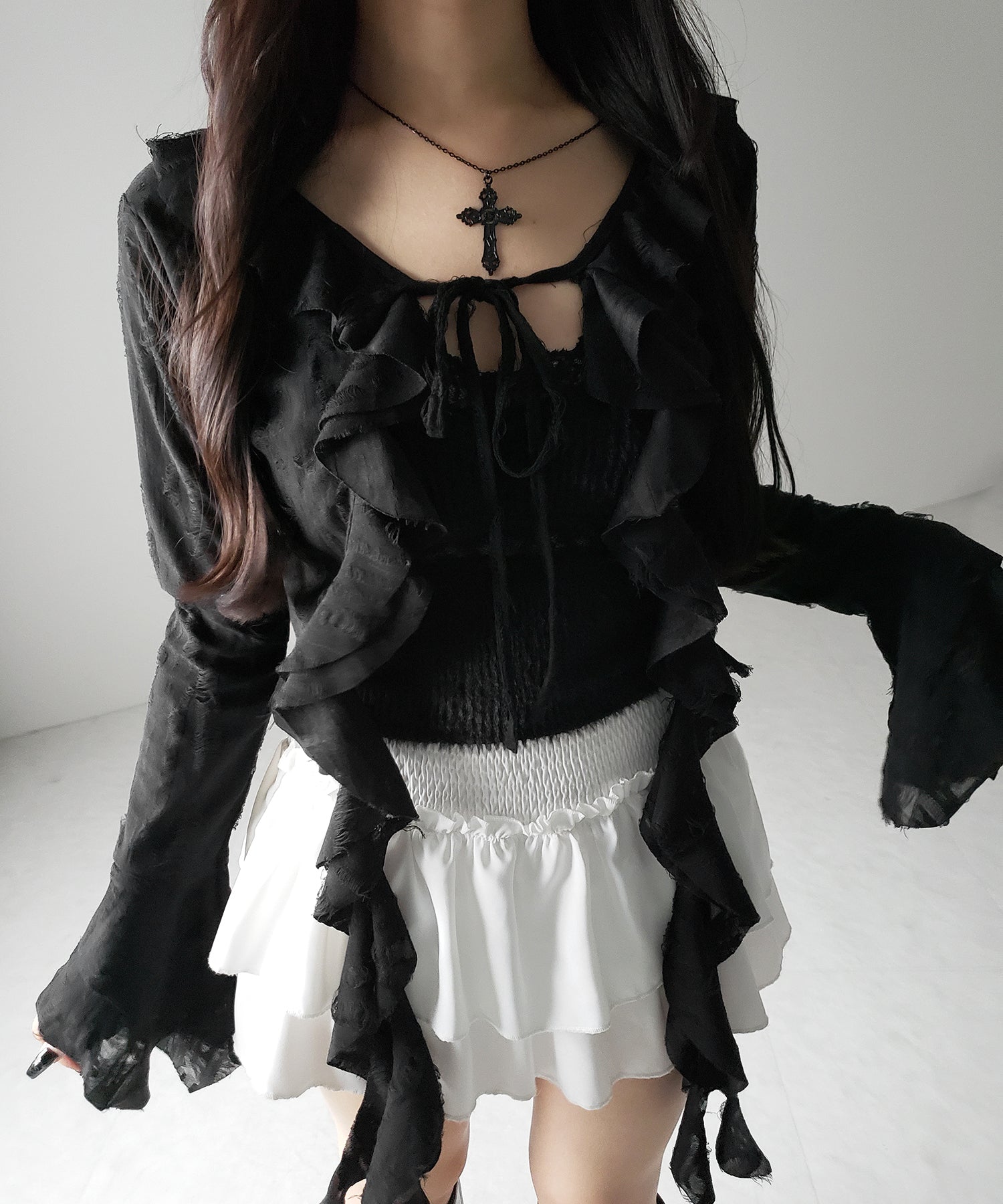 【 2color 】ダメージフリルショートリボンカーディガン / damage frill short ribbon cardigan