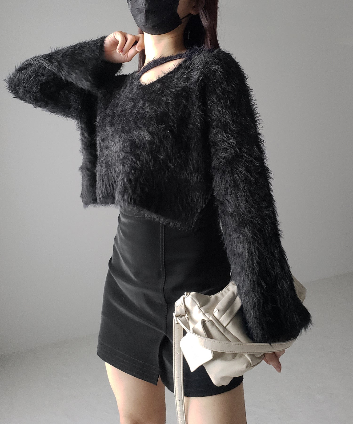 カットアウトショートシャギーニット