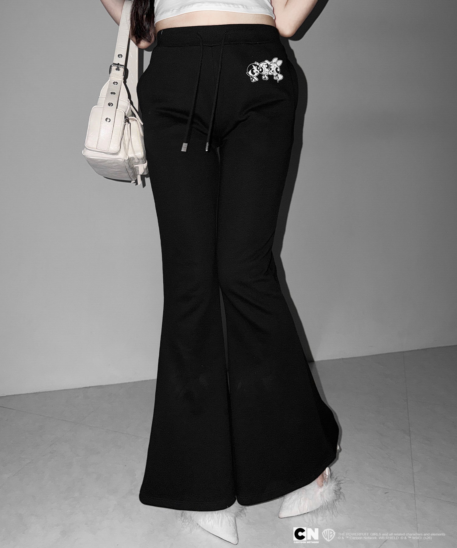 【THE POWERPUFF GIRLS】パワーパフガールズバックレタリングロゴスウェットフレアパンツ / back lettering logo sweat flare pants【 セットアップ着用可能 】