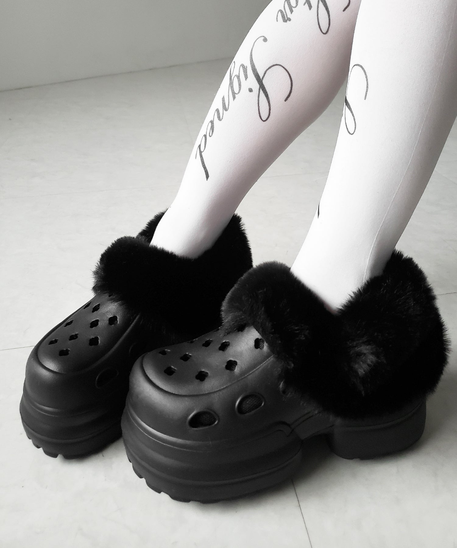 フェイクファー厚底クロッグサンダル / Fake fur platform clog sandals