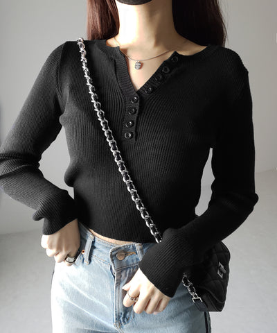 キーネックボタンデザインクロップドリブニット