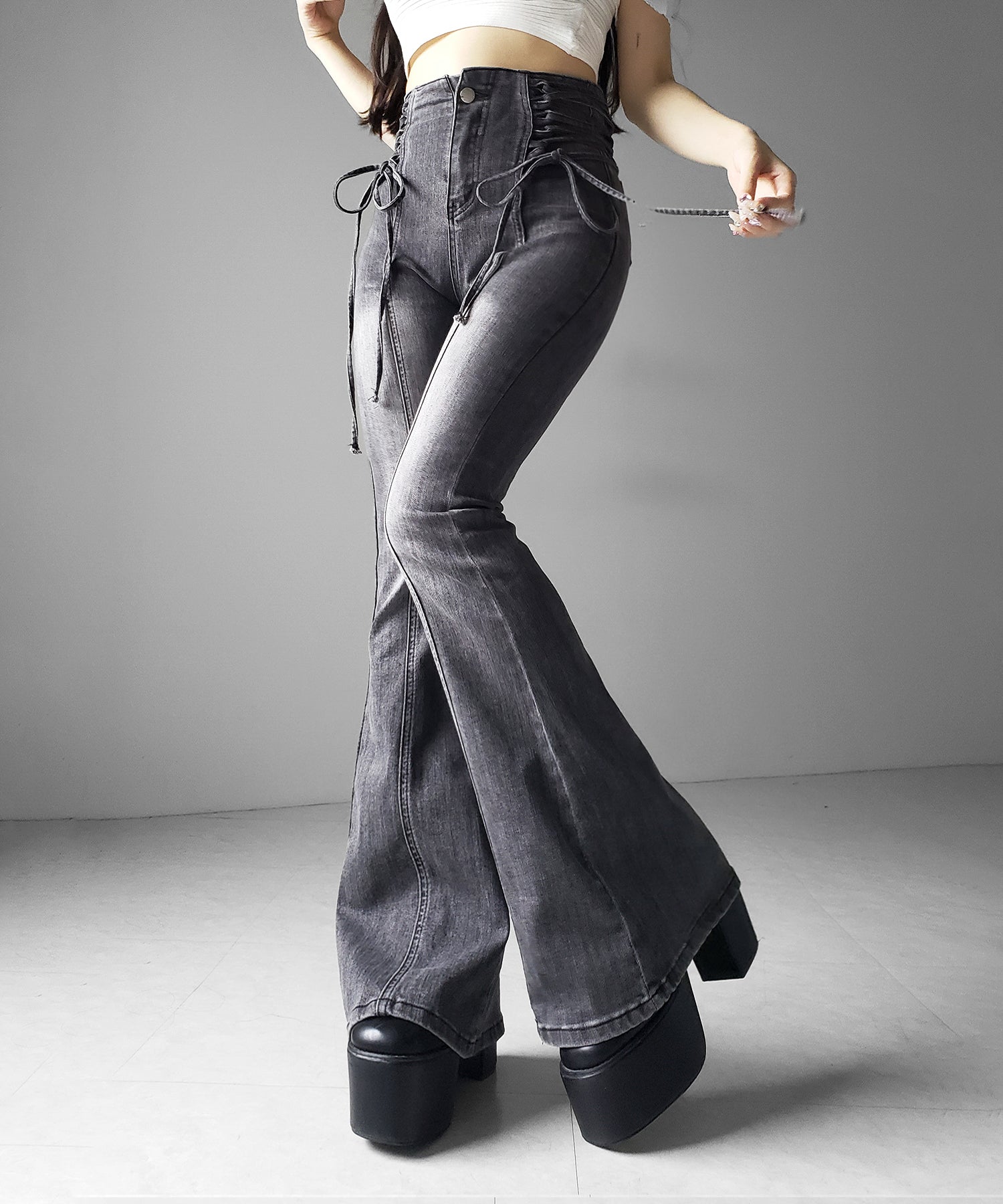 サイドレースアップリボン美脚ストレッチフレアデニム / side laceup ribbon slim leg stretch flare denim