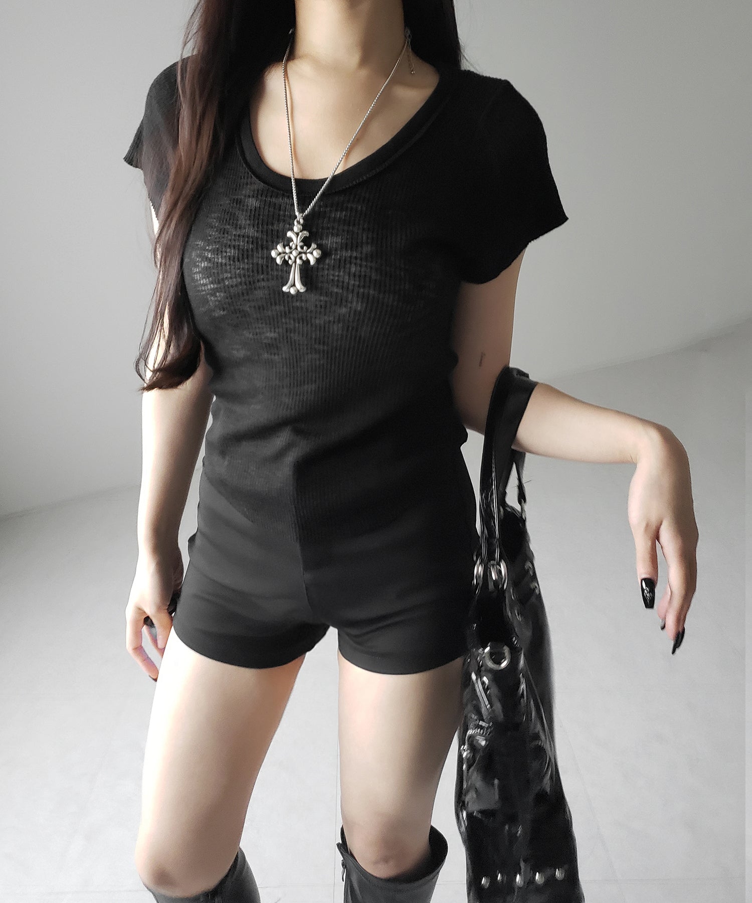 オープンネックルーズシアーリブニットトップス / open neck loose sheer rib knit top