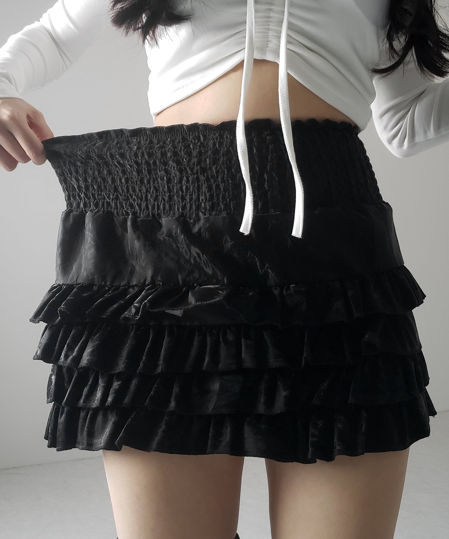 【 インナーパンツ裏地付 】ハイウエストシャーリングフリルミニスカート / high waist shirring frill mini skirt