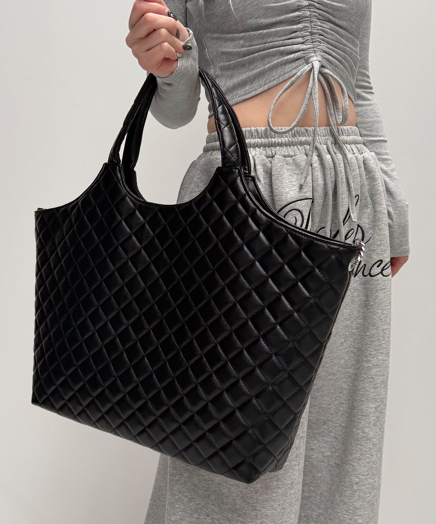 【 A4収納可 】フェイクレザーキルティングトートバッグ / fake leather quilted tote bag