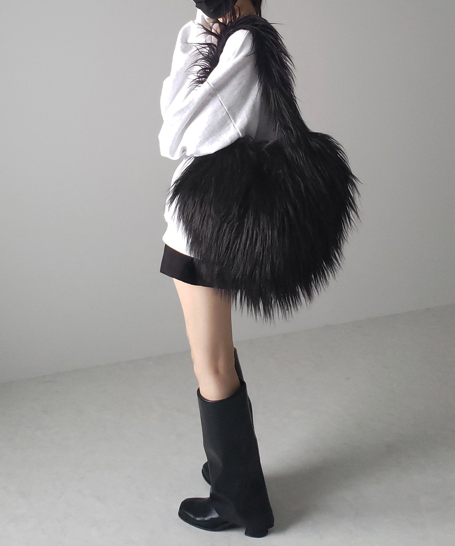 【 4color 】シャギーファーハートショルダーバッグ / shaggy fur heart shoulder bag