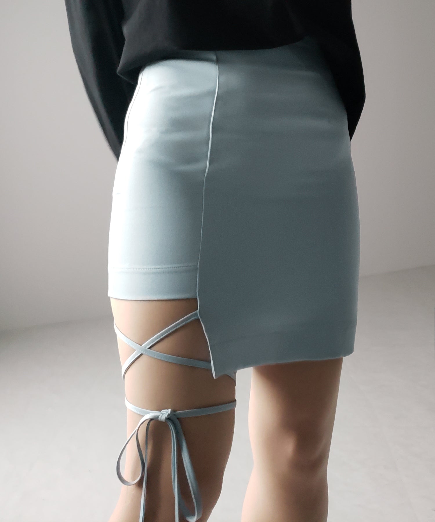 【 2color 】クロスストラップサイドリボンミニスカート / cross strap side ribbon mini skirt