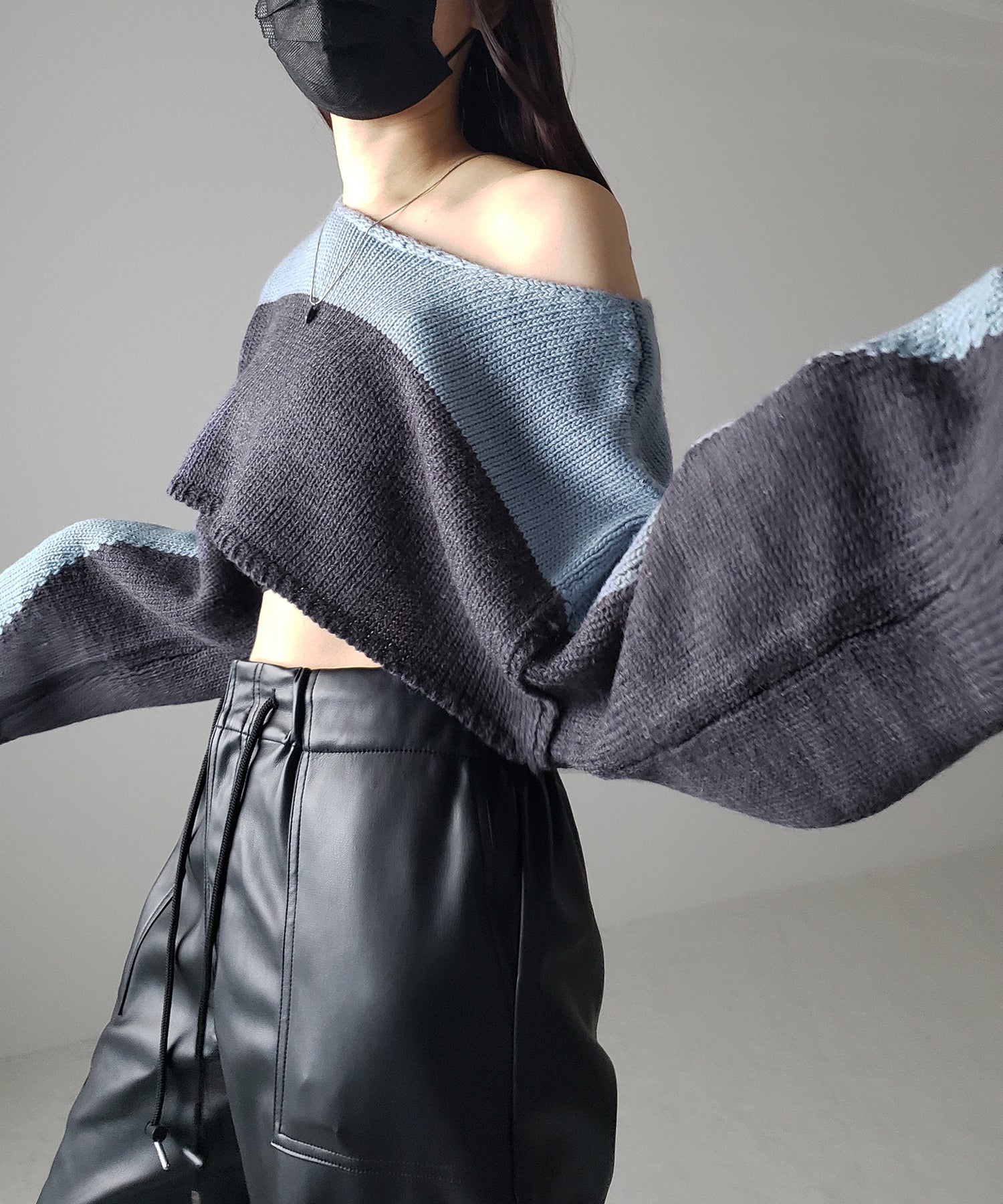 【 ワンショルにもできる 2WAY 】バイカラーデザインブロッキングショートニット
