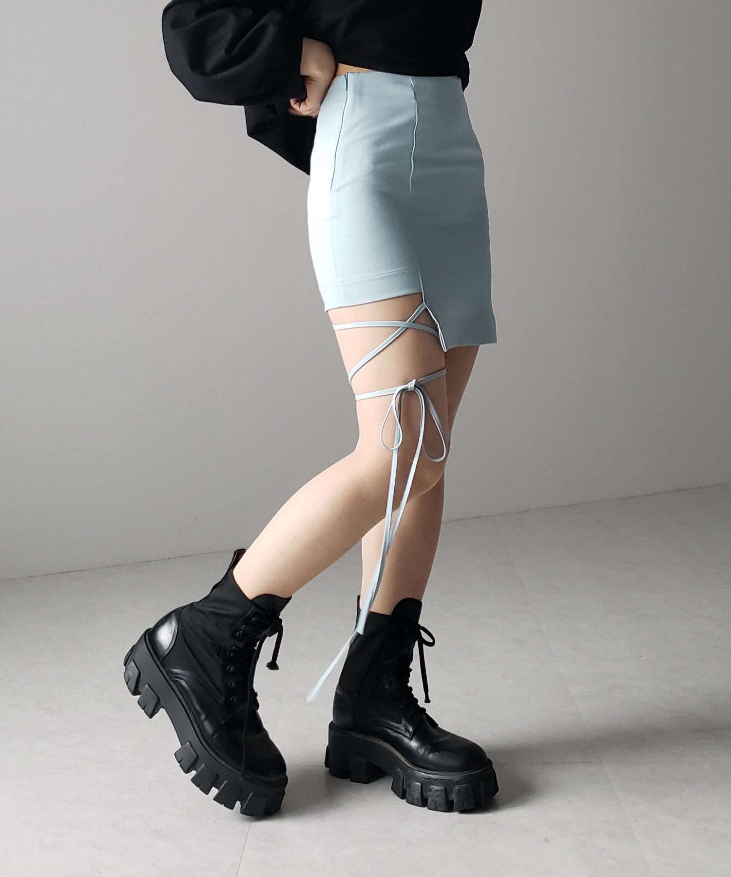 【 2color 】クロスストラップサイドリボンミニスカート / cross strap side ribbon mini skirt
