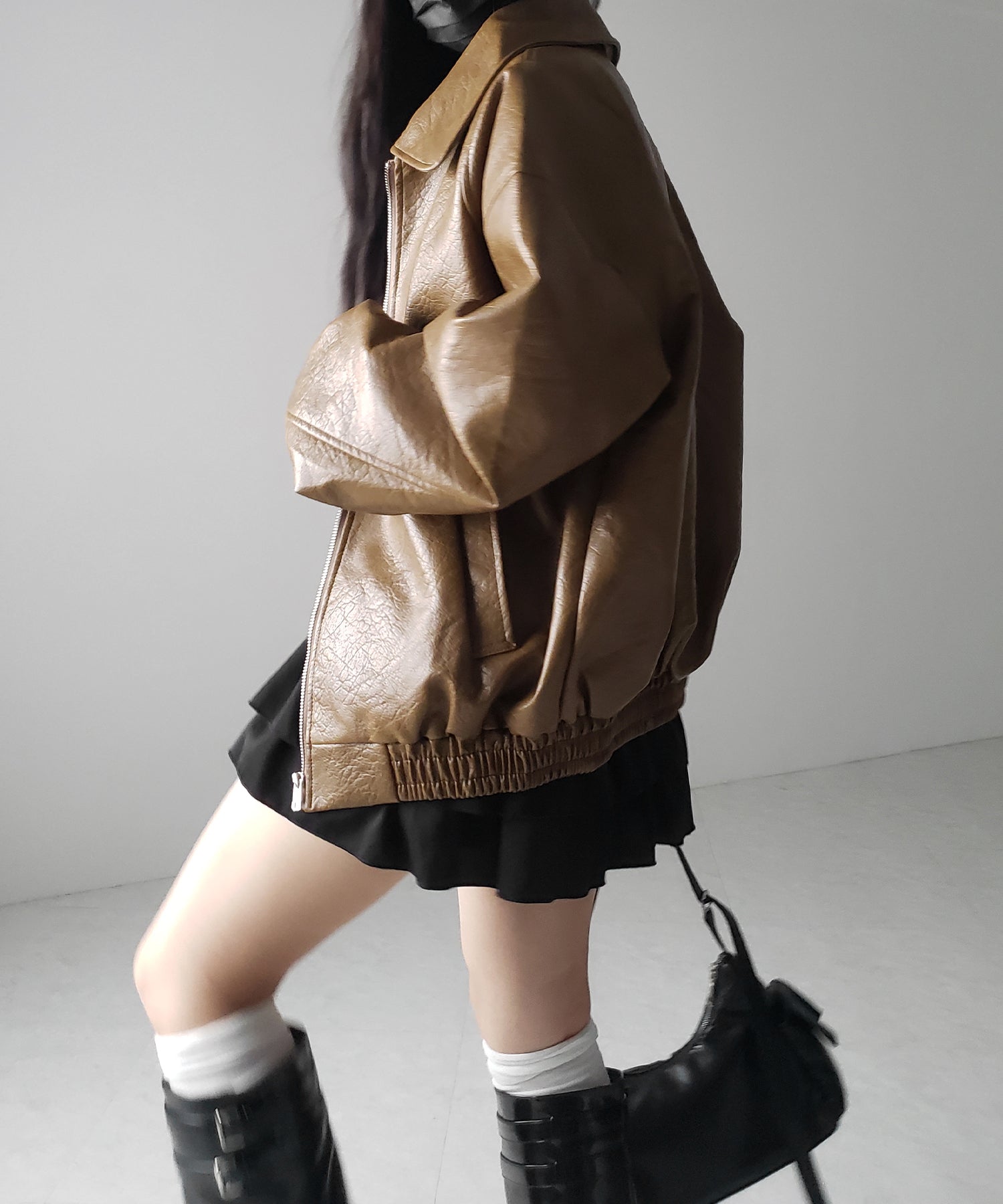 【 2color 】バックリボン刺繍ヴィンテージライクフェイクレザーブルゾン / back ribbon vintage like fake leather blouson
