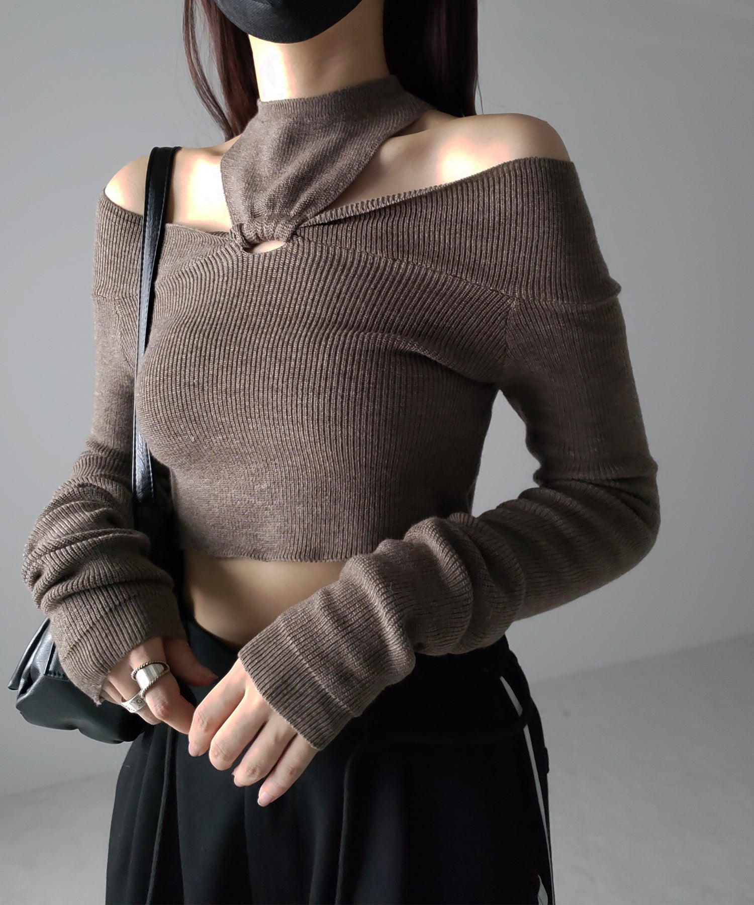 【 3 color 】カットアウトオフショルショートリブニット