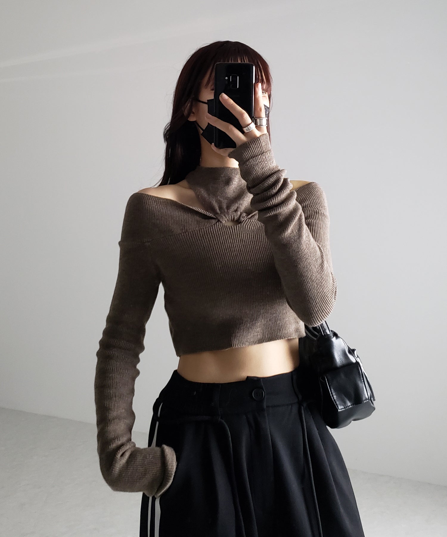 【 3 color 】カットアウトオフショルショートリブニット